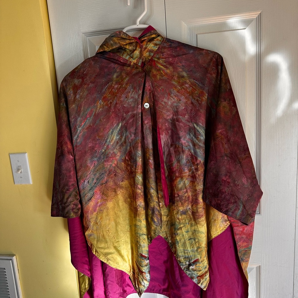 Galleria Enterprises, Inc. Pink and Gold Poncho